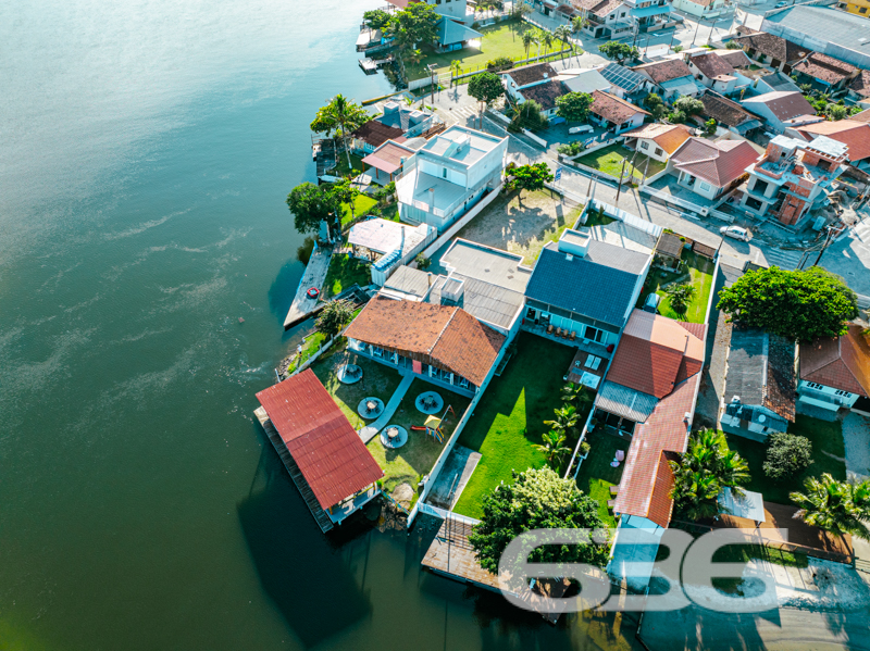 Foto de Casa Térrea Balneário Barra do Sul Centro 03018980