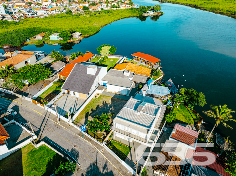 Foto de Casa Térrea Balneário Barra do Sul Centro 03018980